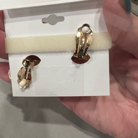 Clip on earrings - Picture 4 of 4